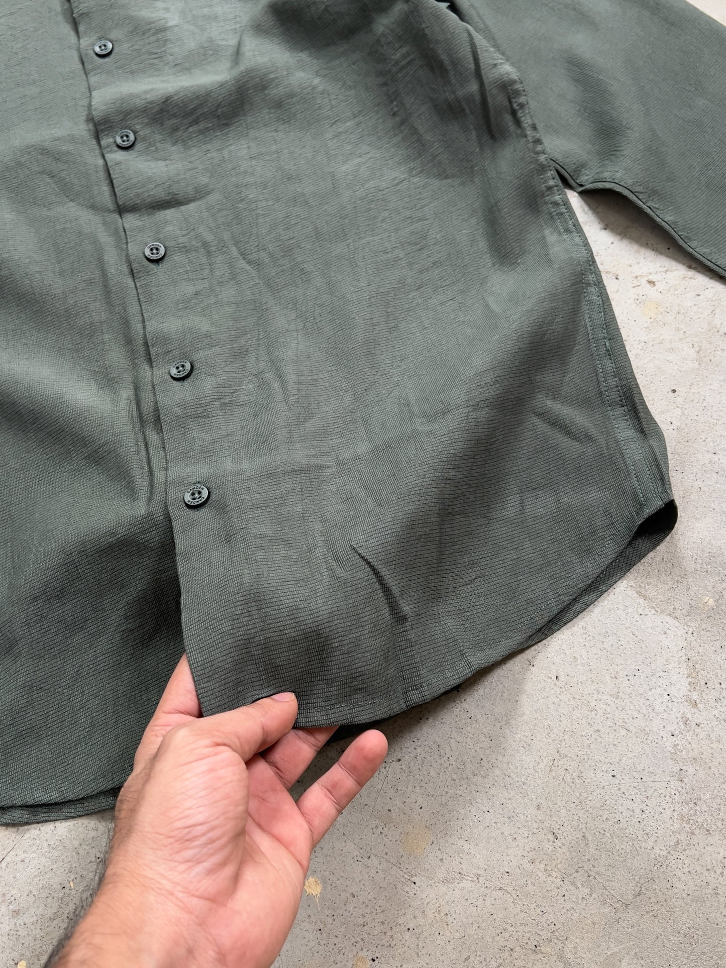 Regular fit textured shirt