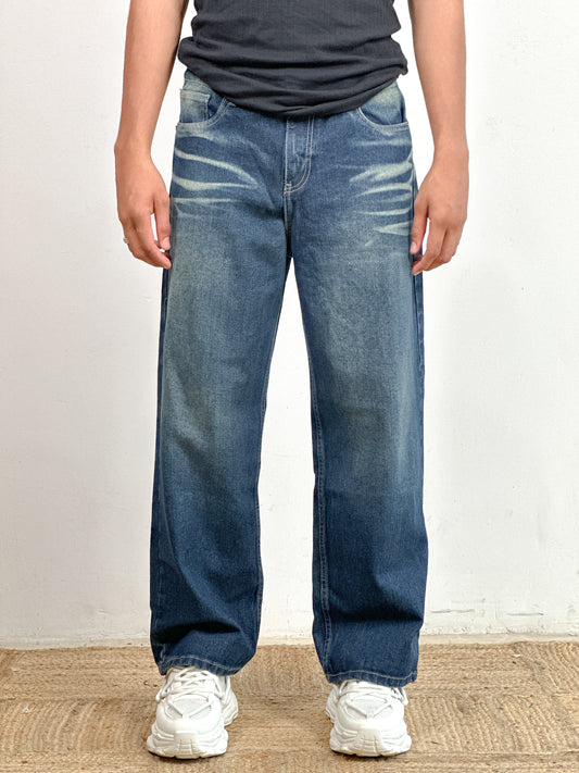 LOOSE FIT JEANS